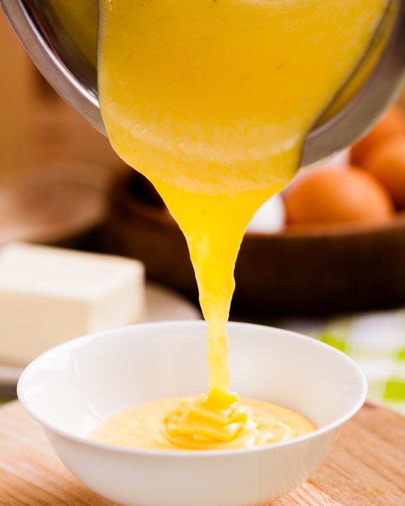 CLASSIC HOLLANDAISE SAUCE 