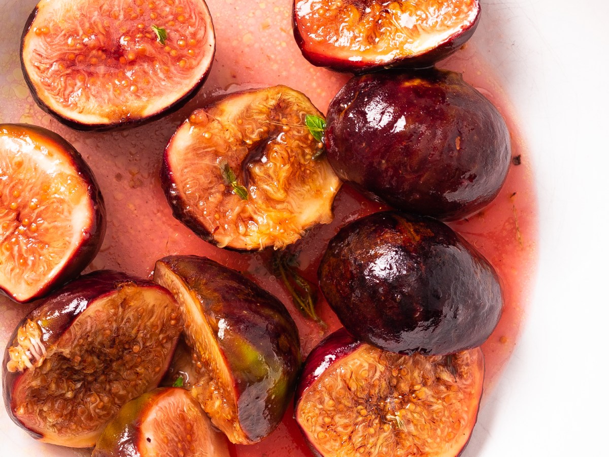 AROMATIC BAKED FIGS FOR A CHEESE&nbsp;PLATE