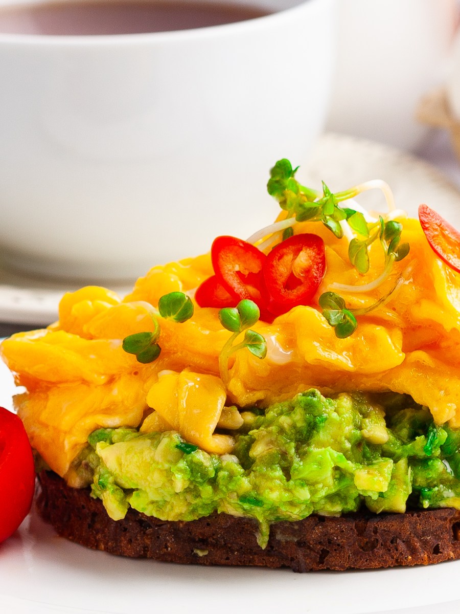 AVOCADO TOAST WITH SCRAMBLED&nbsp;EGGS