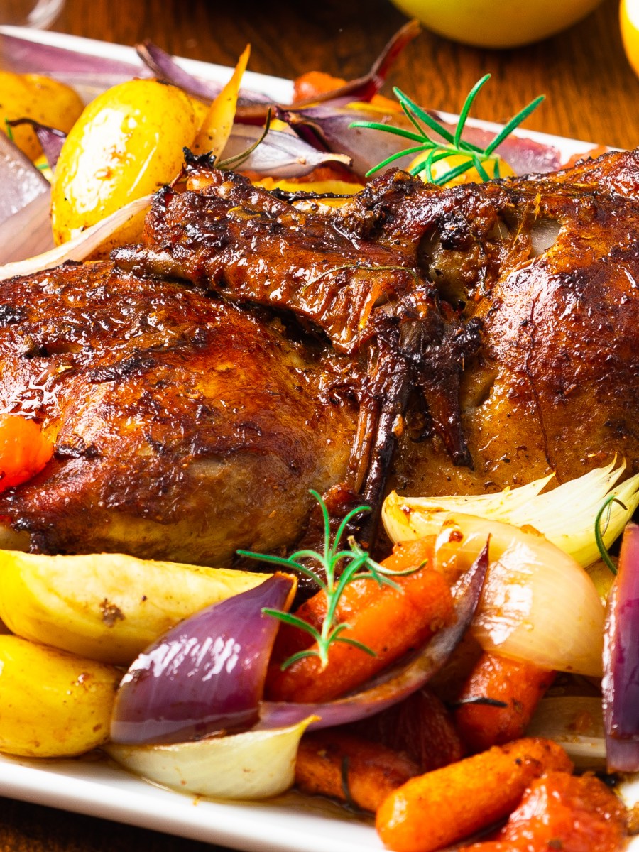 CHRISTMAS DUCK WITH APPLES, GRAPEFRUIT AND&nbsp;POTATOES