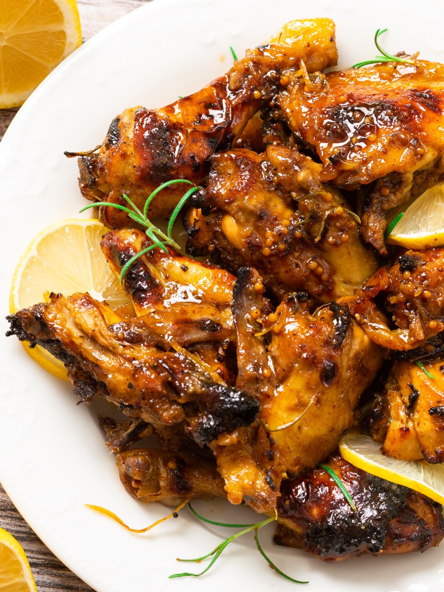 CHICKEN IN LEMON-HONEY MARINADE WITH ROSEMARY, MUSTARD, PEPPER AND&nbsp;GARLIC