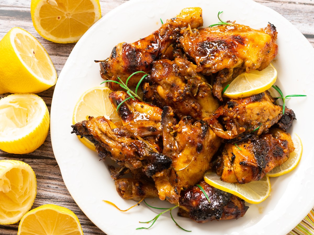CHICKEN IN LEMON-HONEY MARINADE WITH ROSEMARY, MUSTARD, PEPPER AND&nbsp;GARLIC