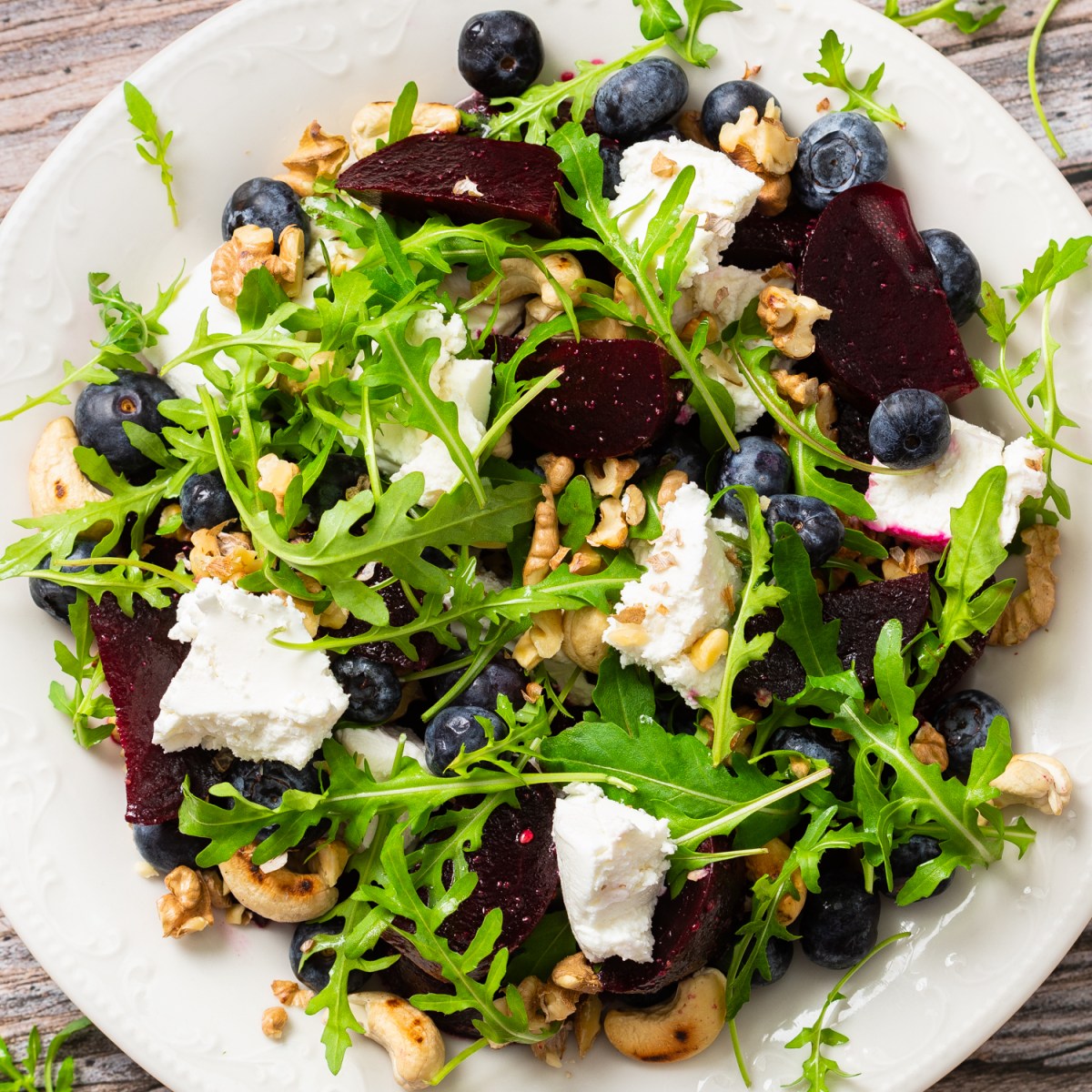 BEET SALAD WITH GOAT CHEESE, ARUGULA AND&nbsp;BLUEBERRIES
