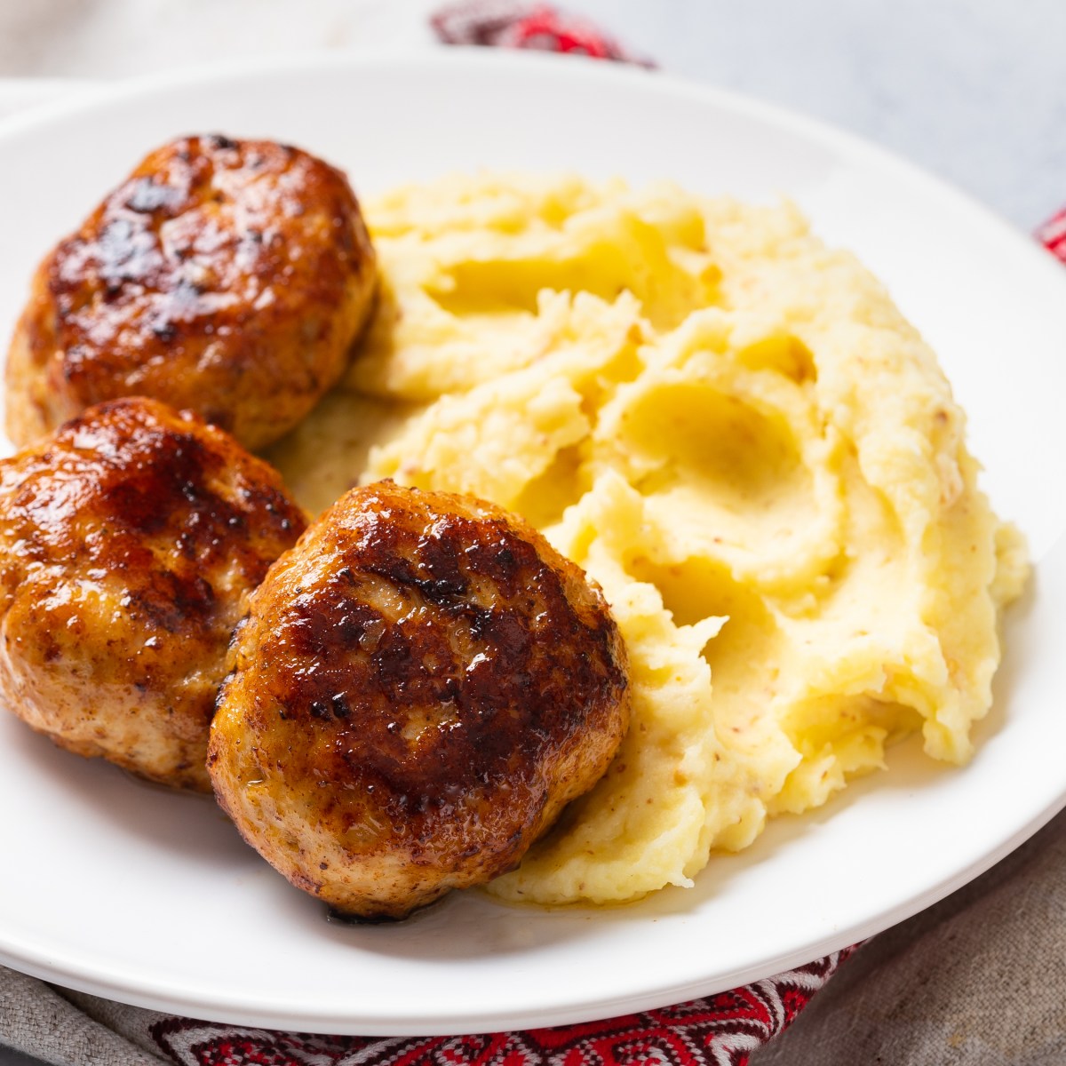 UKRAINIAN CHICKEN CUTLETS