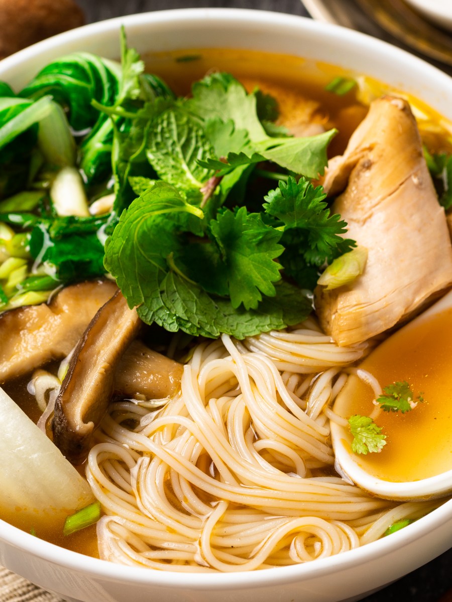 VIETNAMESE CHICKEN SOUP WITH NOODLES &&nbsp;SHIITAKE