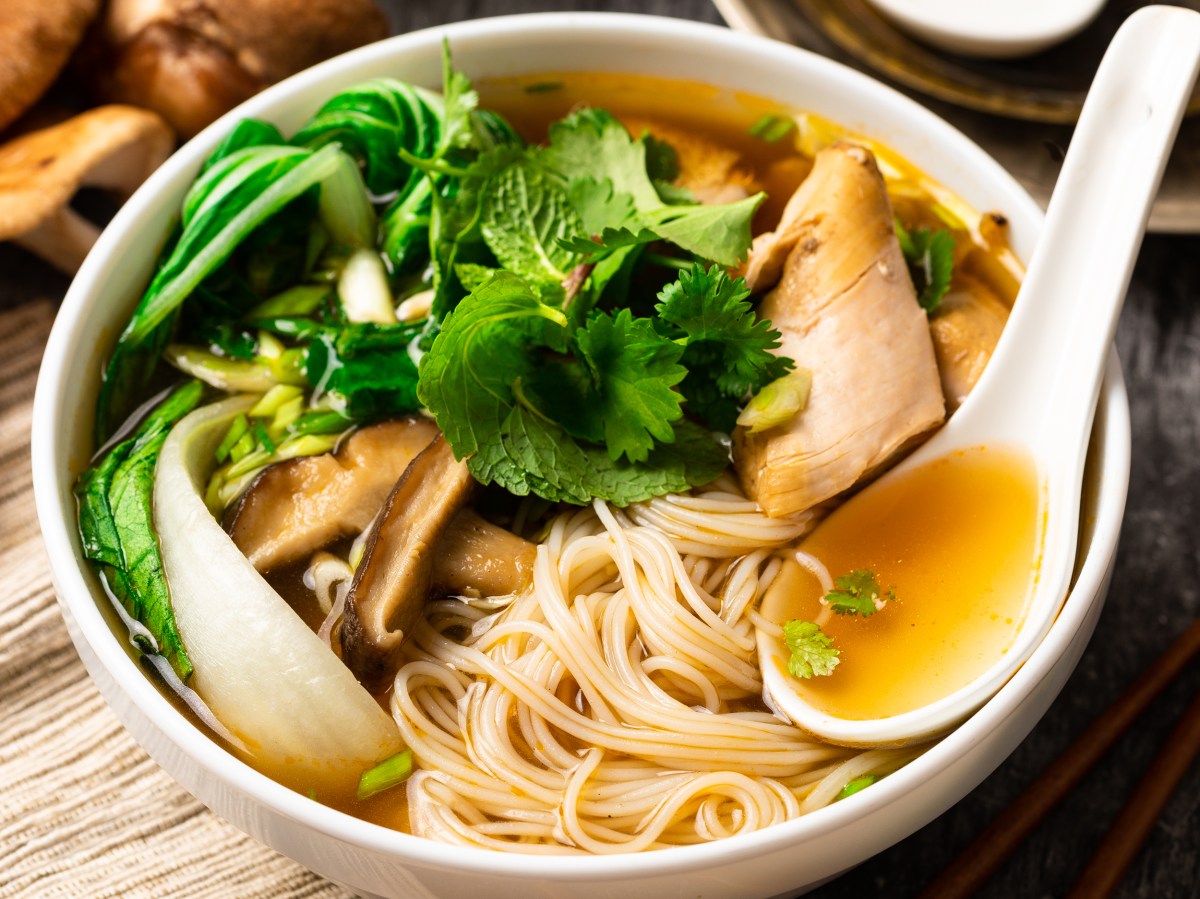 VIETNAMESE CHICKEN SOUP WITH NOODLES &&nbsp;SHIITAKE