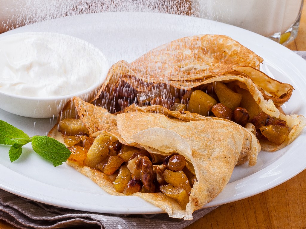 Thin Pancakes with Caramelized Apples, Walnuts and&nbsp;Raisins
