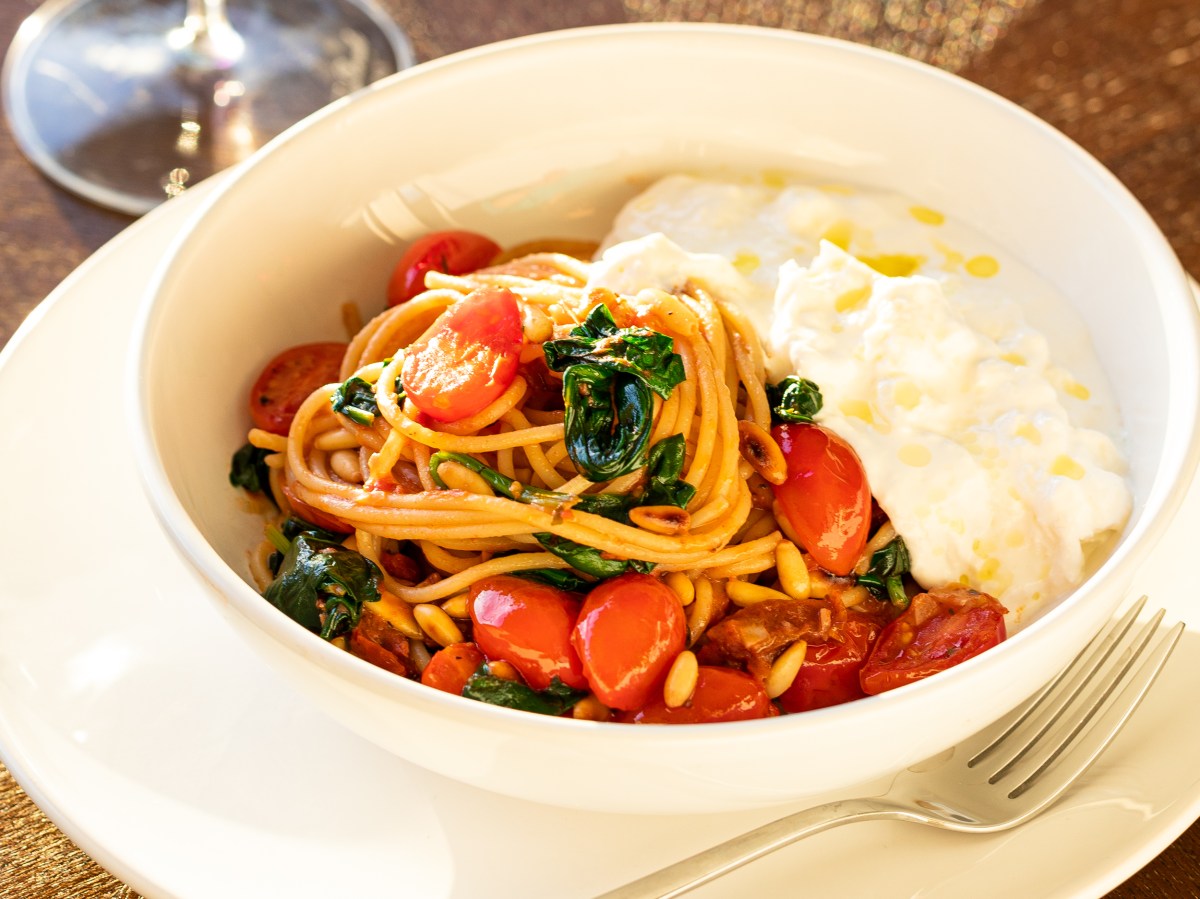 TOMATO AND BURRATA&nbsp;PASTA