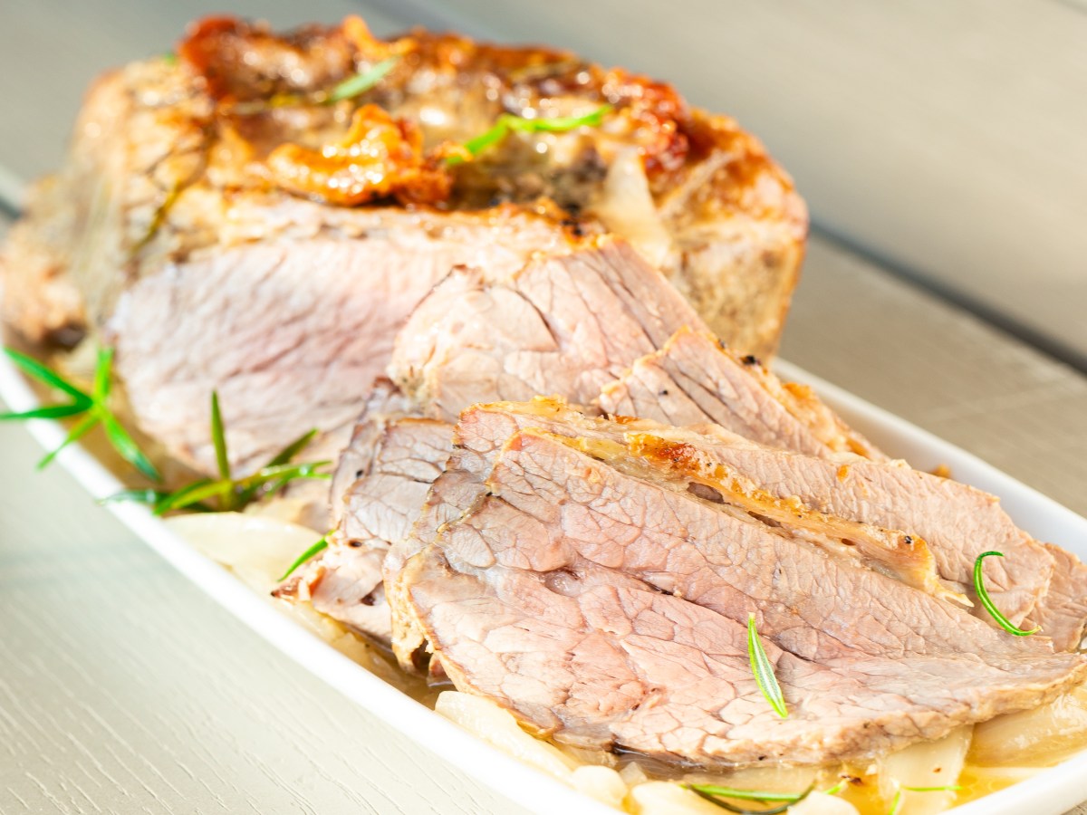 Juicy Brazilian Maminha Baked with Onion and&nbsp;Beer